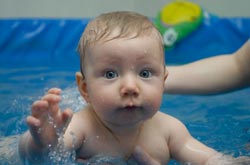 Pool för spädbarn - tidigt bad