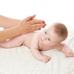Hur man gör en baby massage Hur man gör en baby massage