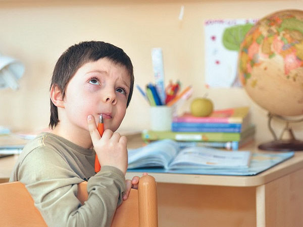 Neskuchnaya studie: hur man korrekt utrusta studentens arbetsplats