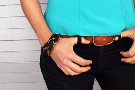 Armband-pigtail på armen