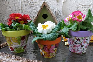 Decoupage av blomkrukor