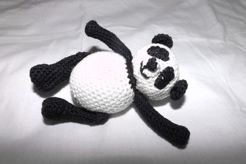 Stickad Panda Toy med dina egna händer