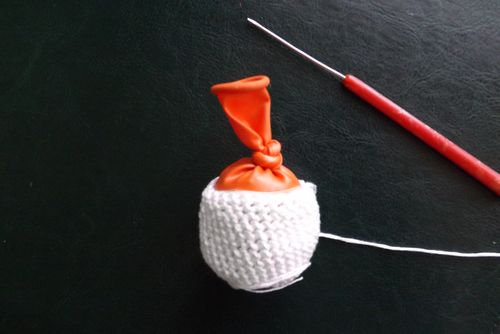 Stickad Panda Toy med dina egna händer
