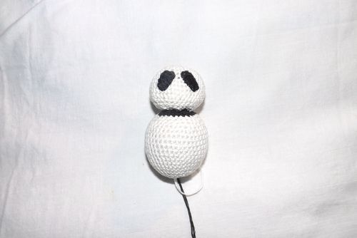 Stickad Panda Toy med dina egna händer