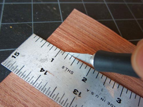 Slice tunn plywood och aluminium