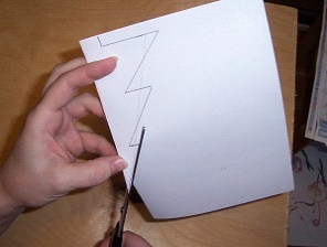 skära ut kartongämnet gör arbetsstycket