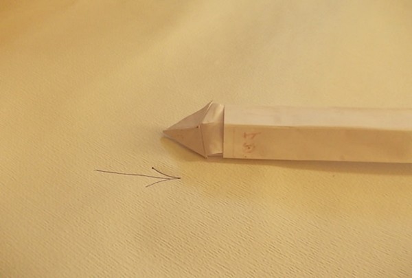 Hur man gör ett svärd från papper med egna händer