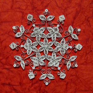 Nyttårshantverk av papper. Quilling