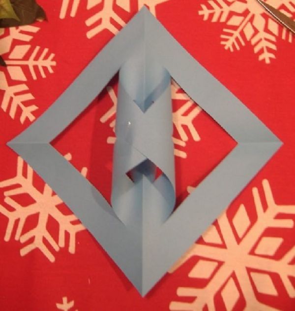 Vackra snöflingor för nytt år 2017 med egna händer papper - diagram och fotografier i steg. Master klasser för barn på stora snöflingor i origami teknik