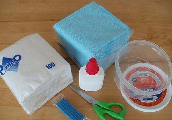 Present till mors dag med egna händer - huvudklasser för dagis och grundskola