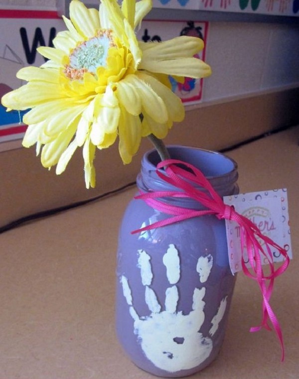 Present till mors dag med egna händer - huvudklasser för dagis och grundskola