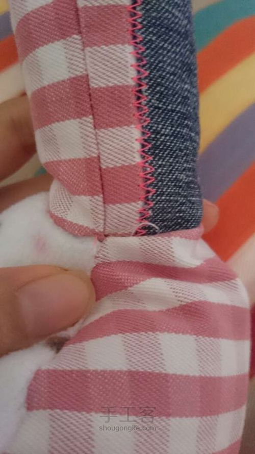 Mjukt leksak kanin med egna händer