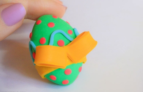 Hantverk från plasticine för barn med egna händer