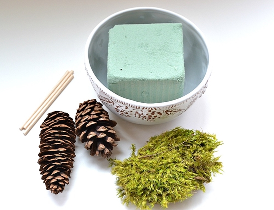 Hantverk av naturmaterial: Mini-trä med egna händer