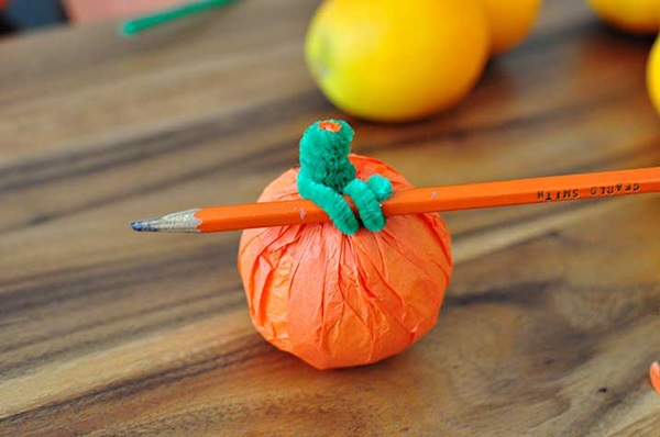 Hantverk för barn på Halloween