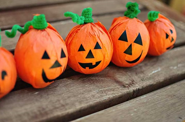 Hantverk för barn på Halloween