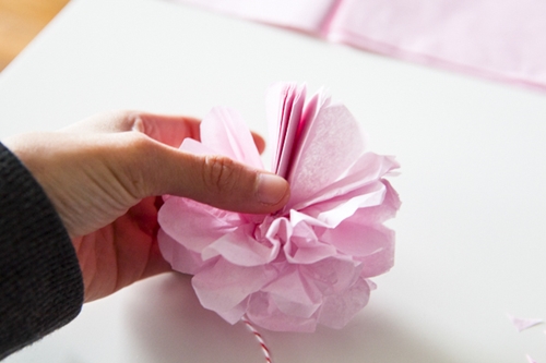 Hur man gör pom-poms från papper