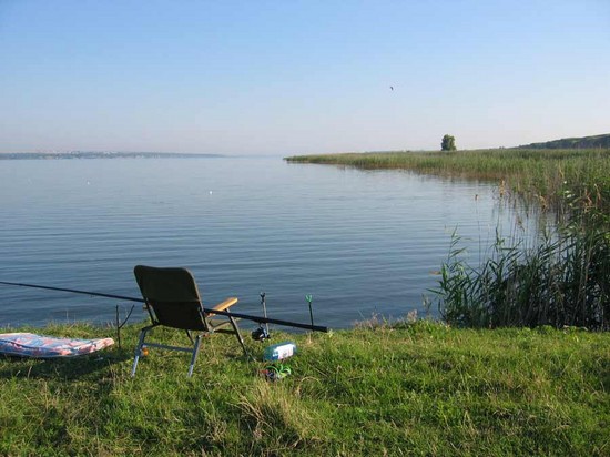 Fisk stora och små: de bästa platserna för fiske på Krim