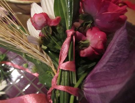 Krans av blommor till bröllopet med egna händer