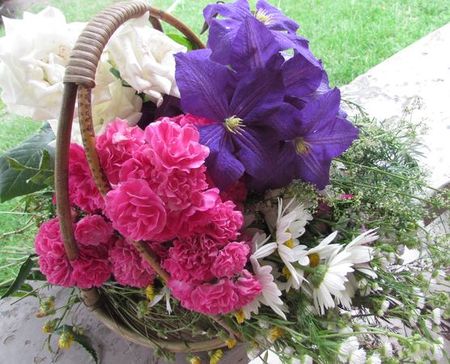 Krans av blommor till bröllopet med egna händer