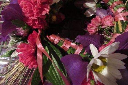 Krans av blommor till bröllopet med egna händer