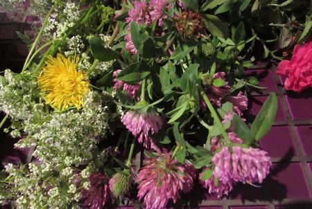 Krans av blommor till bröllopet med egna händer