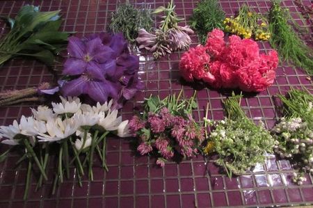 Krans av blommor till bröllopet med egna händer