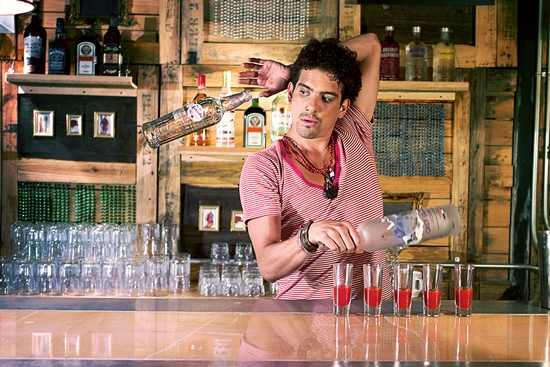 Tjejen i baren: bartenderns yrke