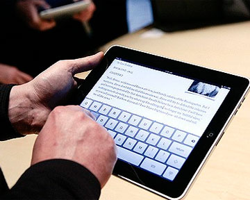 Vilket är bättre: en tablett eller bärbar dator?
