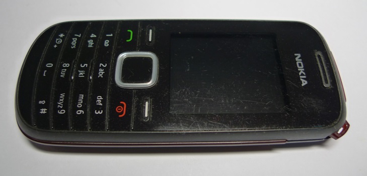 Så här tar du bort repor från din telefon