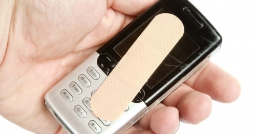 Så här tar du bort repor från din telefon