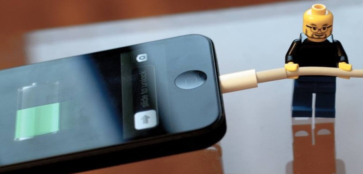 Så här laddar du telefonen