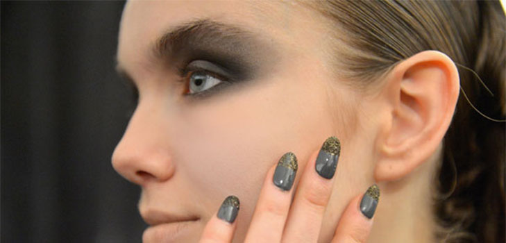 Glitter och Swarovski stenar som en trend för vintermanikyren 2016-2017