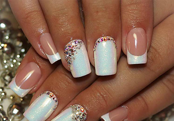 Glitter och Swarovski stenar som en trend för vintermanikyren 2016-2017