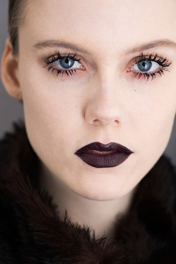Mascara och en samling produkter för perfekt smink. Makeup Trends Fall-Winter 2016