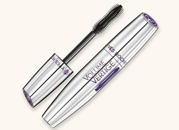 Mascara och en samling produkter för perfekt smink. Makeup Trends Fall-Winter 2016