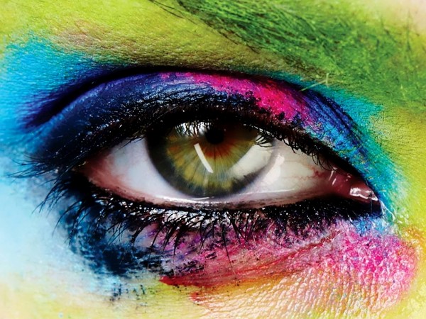 Sommar karneval: dekorativ samling MAC Bangin 'Brilliant