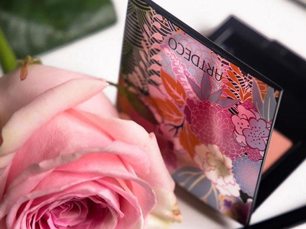 Festlig smink med dekorativ konstsamling Artdeco Hypnotic Blossom