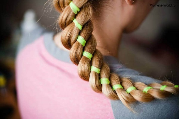 Braid fläta på medium hår med ett foto