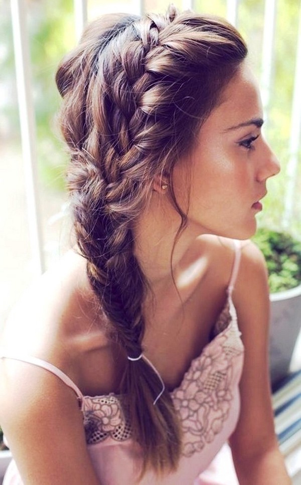 Braid fläta på medium hår med ett foto