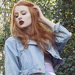 Med vad man ska ha på en jeansjacka: bilder av de mest fashionabla kläderna
