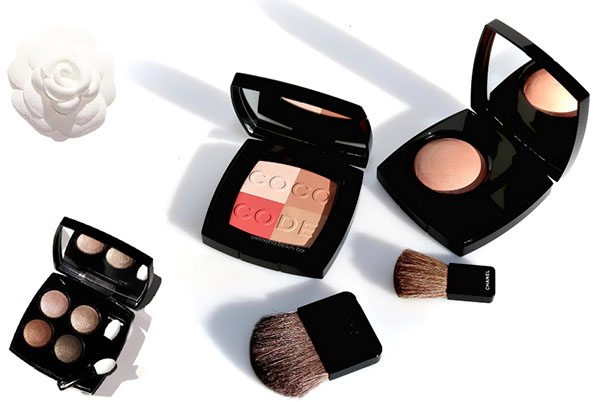 Hemliga koder Chanel: vårsamling av make-up Coco-koder