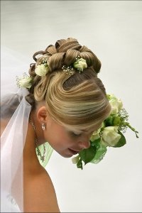 Bröllop frisyrer med blommor Bröllop frisyrer med blommor