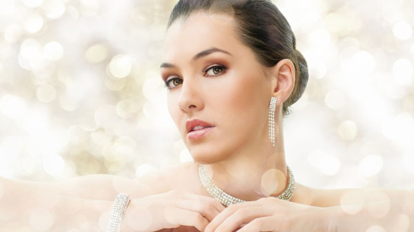 Magic New Year presenter till henne