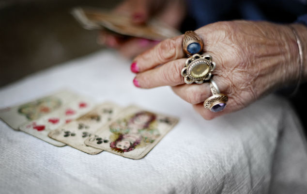 Gypsy Fortune-telling på kartor: värdet av kort, hur man gissar zigenare på spelkort