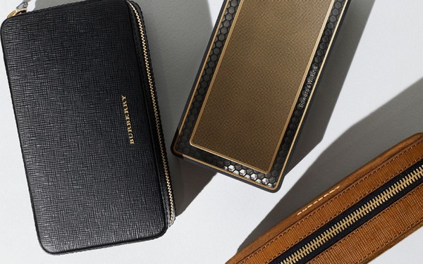 Enhet av stil och teknik: kolumn Bowers & Wilkins T7 Gold Edition