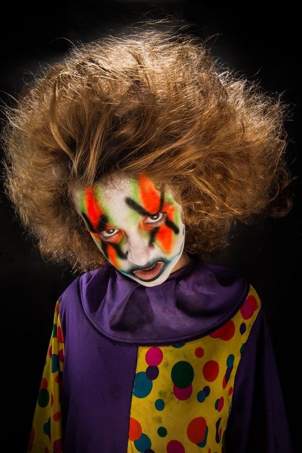 Halloween i skolan: hur man firar, idéer för manuset, tävlingar, video. Suit för Halloween för skolan med egna händer, foto