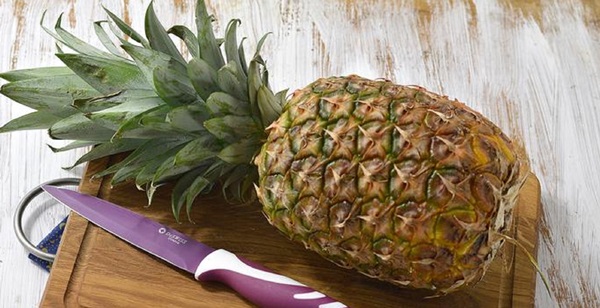 Hur man skär en ananas korrekt och vackert
