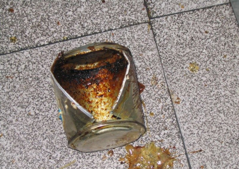 Hur man lagar kondenserad mjölk i en burk?