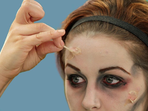 Scary makeup för Halloween med egna händer för tjejer och tjejer